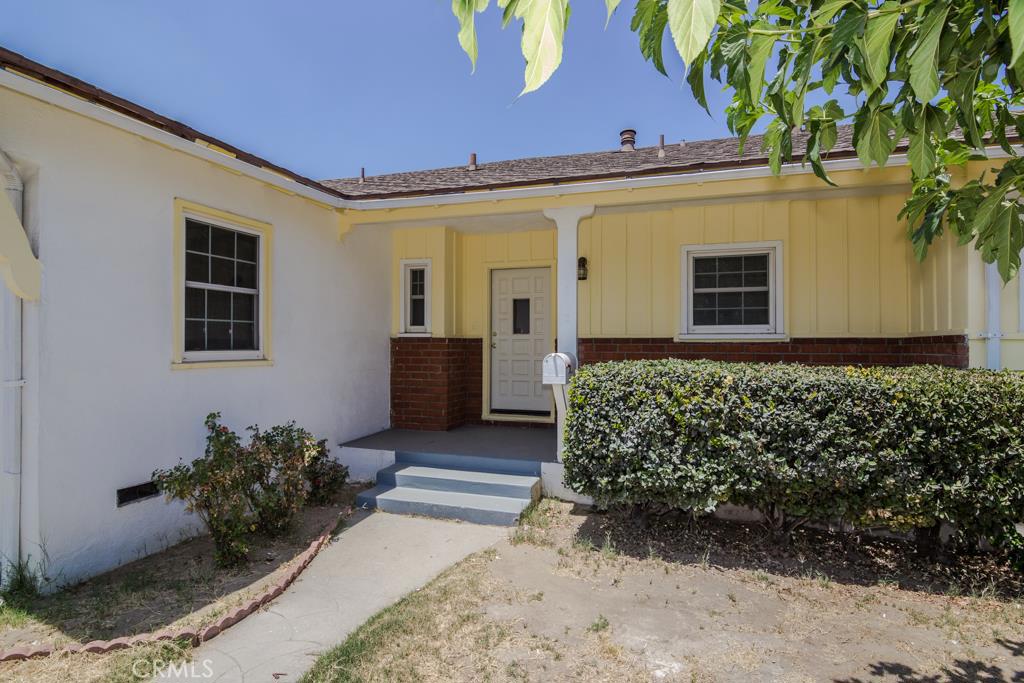 800 North Valencia Drive Colton, CA 92324 - Photo 2 of 31