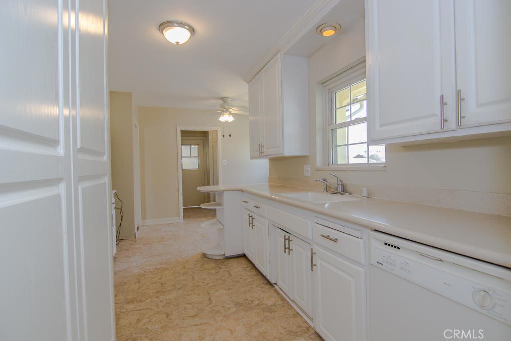 800 North Valencia Drive Colton, CA 92324 - Photo 7 of 31