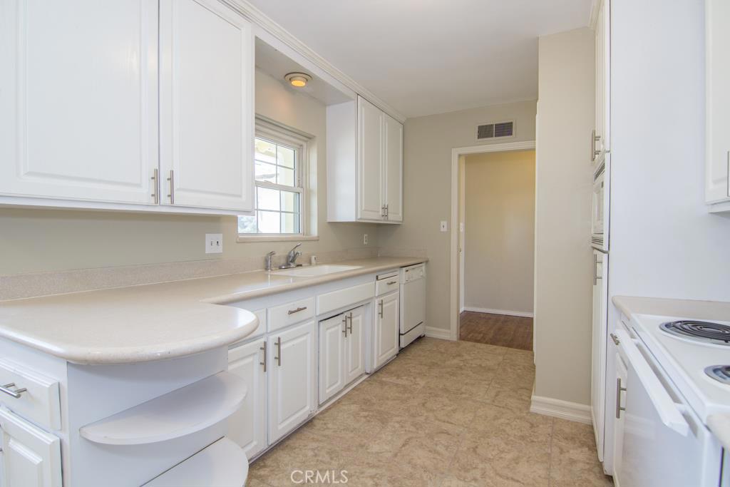 800 North Valencia Drive Colton, CA 92324 - Photo 9 of 31