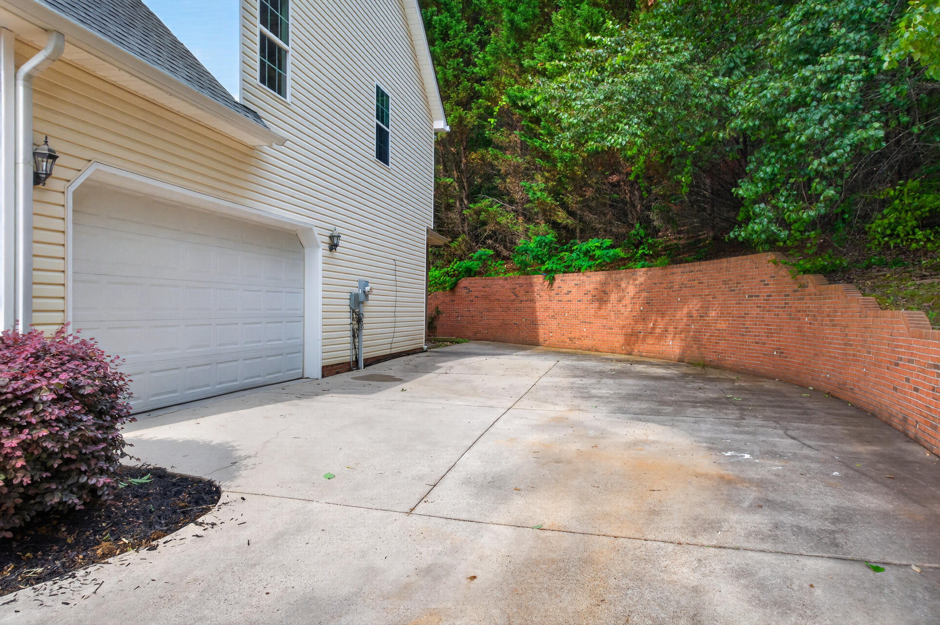 111 Will Ridge Drive Ringgold, GA 30736 - Photo 46 of 50 Main level garage entry