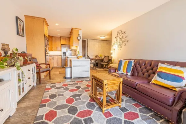 $165,000 | 2800 Hamline Avenue North, Unit 130, Roseville, MN 55113