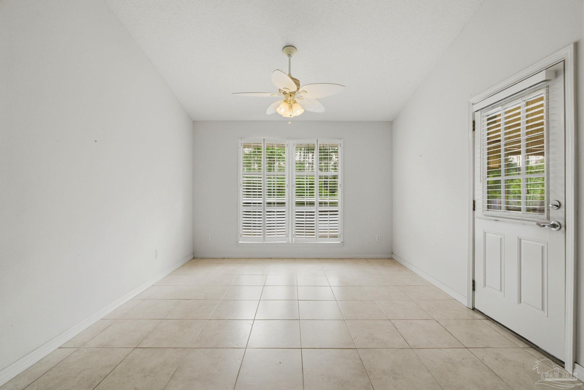 5467 North Shore Road Pensacola, FL 32507 - Photo 19 of 60