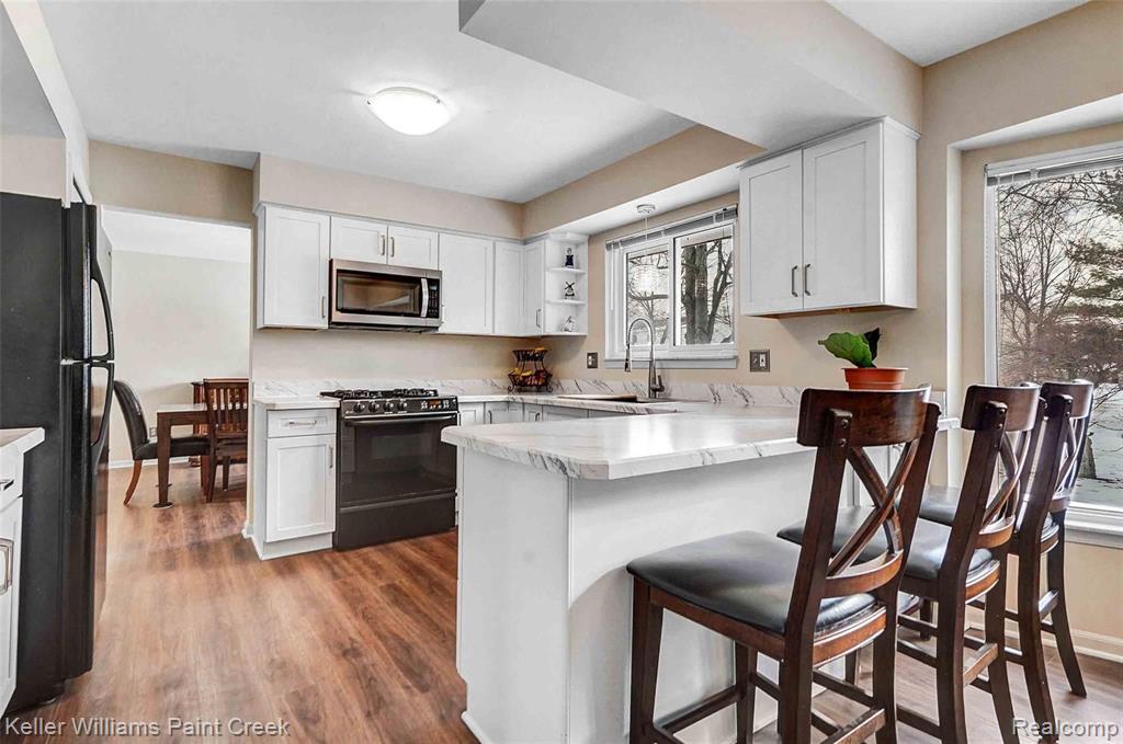 3153 Baypoint Drive Rochester Hills, MI 48309 - Photo 11 of 39