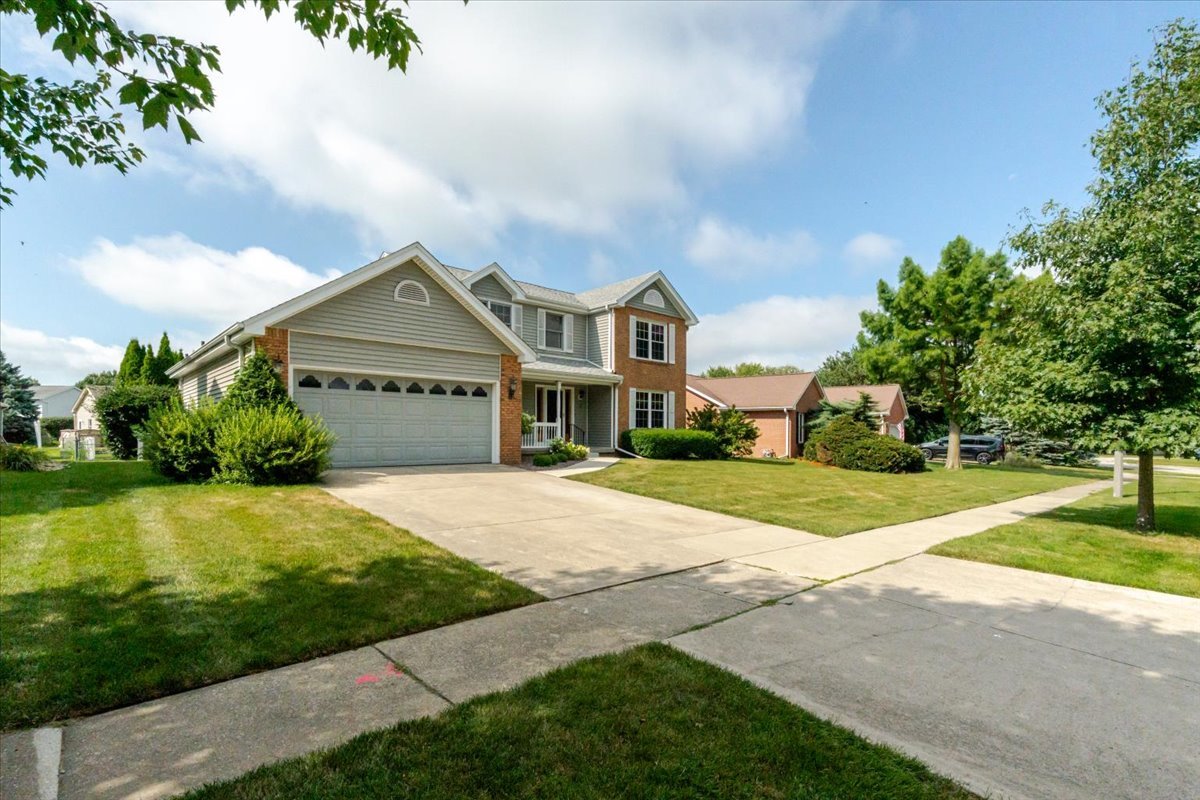 5 Chiswick Circle Bloomington, IL 61704 - Photo 2 of 45