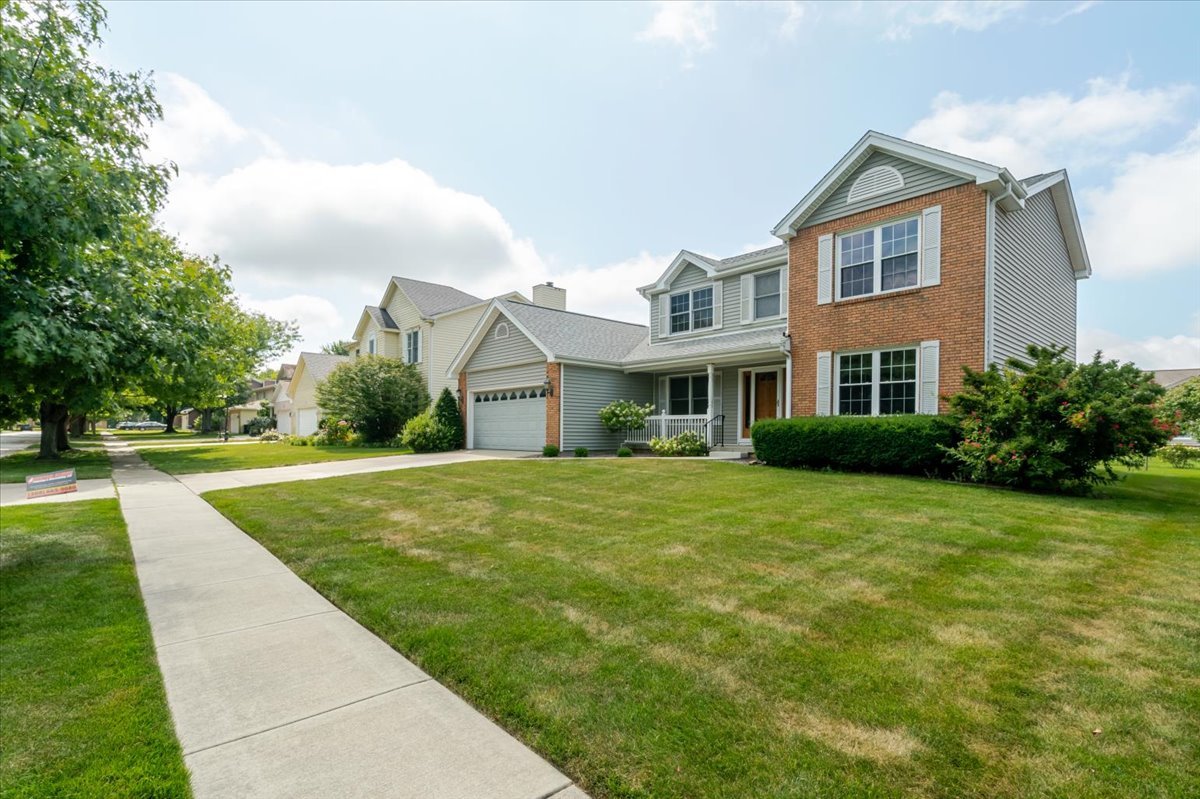 5 Chiswick Circle Bloomington, IL 61704 - Photo 3 of 45