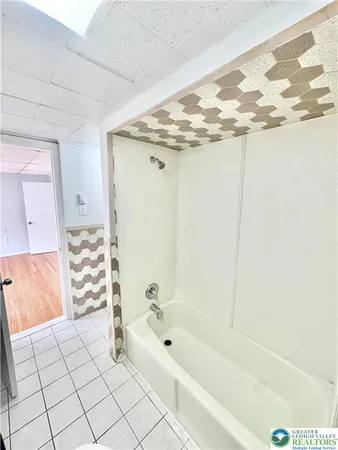 $1,025 | 961 Main Street, Unit 2FS, Northampton, PA 18067