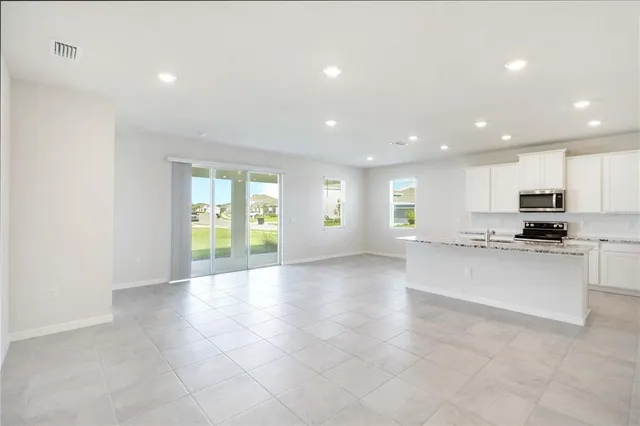 $2,850 | 604 160th Street East, Bradenton, FL 34212