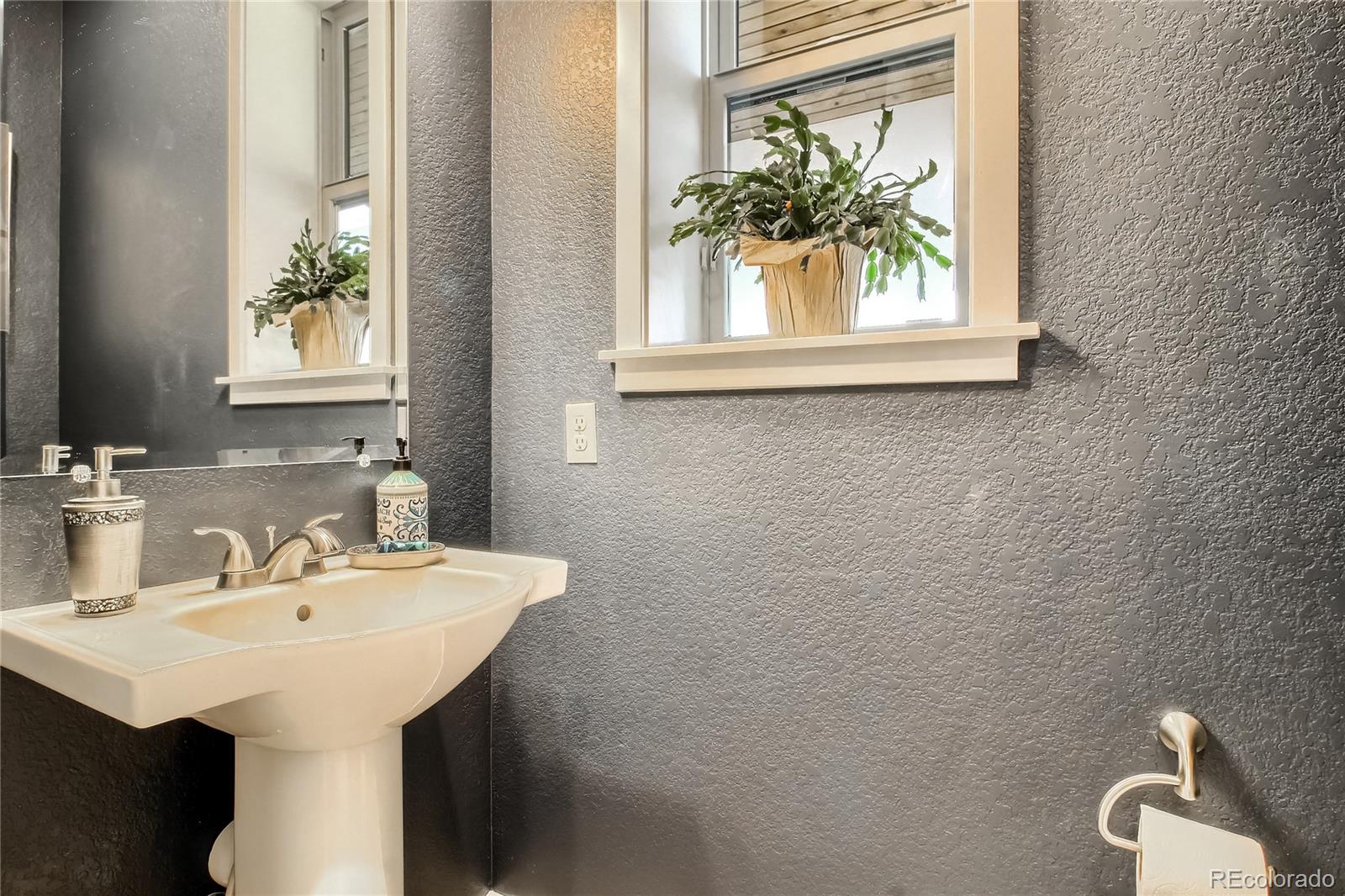 9372 59th S Drive Denver, CO 80238 - Photo 26 of 40