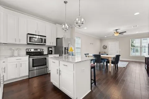 $194,900 | 1220 Pithon Street, Unit 16, Lake Charles, LA 70601