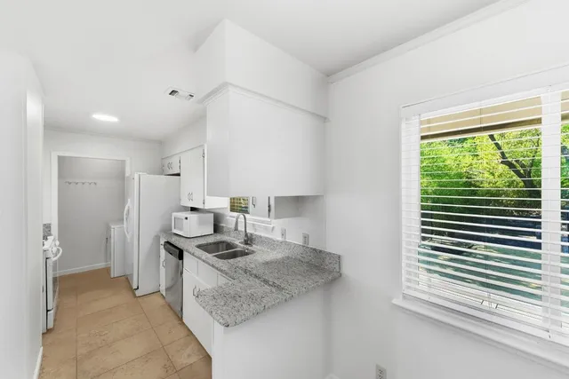 $914,000 | 6210 Shadow Valley Drive, Austin, TX 78731