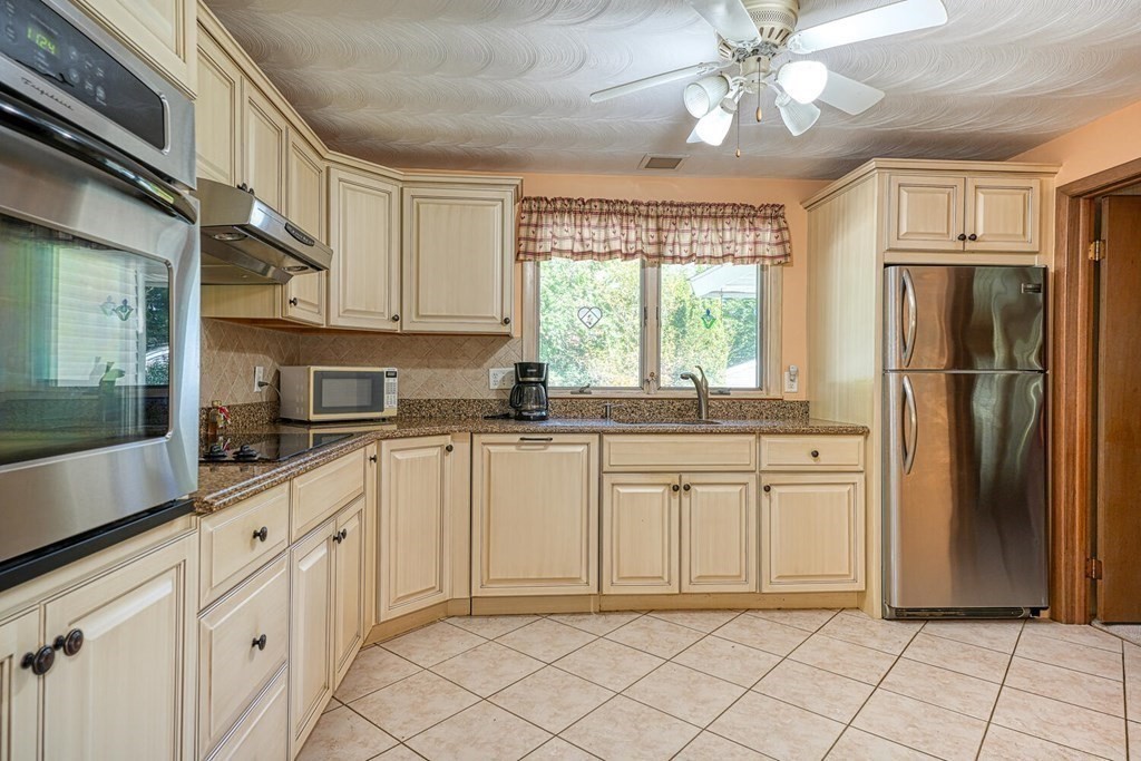14 Karen Road Framingham, MA 01701 - Photo 10 of 33 Gallery Image 10