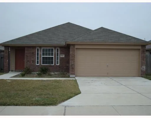 a front view of house with yard