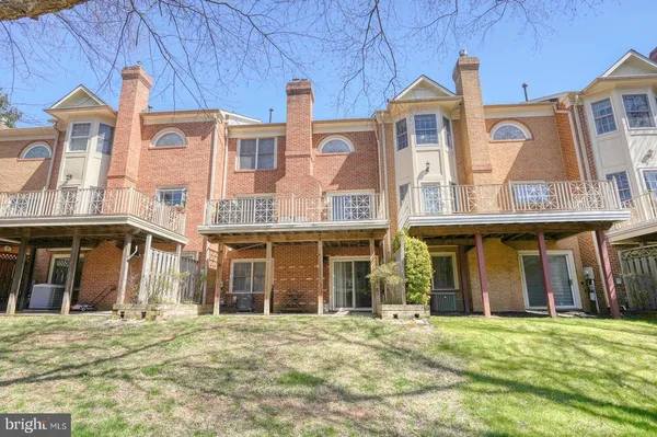 $4,000 | 28 Sterling Court, Rockville, MD 20850