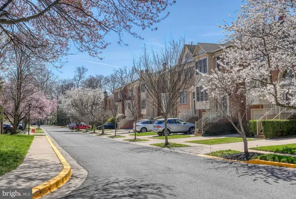 $4,000 | 28 Sterling Court, Rockville, MD 20850