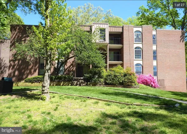 $219,900 | 3310 Woodburn Village Drive, Unit 14, Annandale, VA 22003