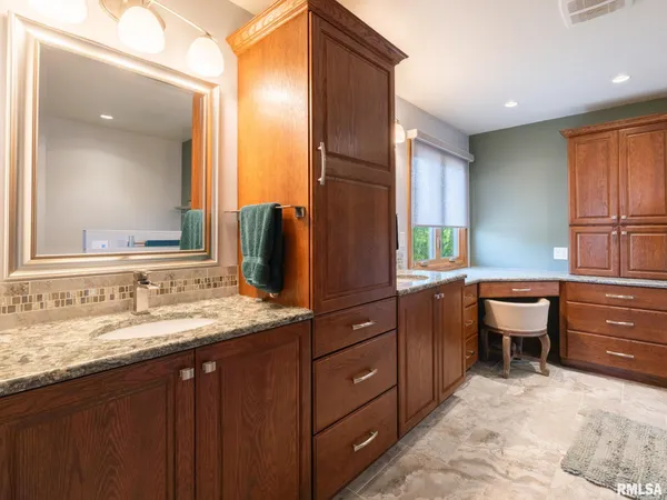 $495,000 | 11220 North Brooklyn Place, Dunlap, IL 61525