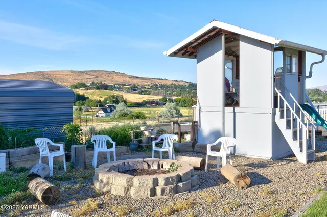 $690,000 | 10903 Tieton Drive, Yakima, WA 98908