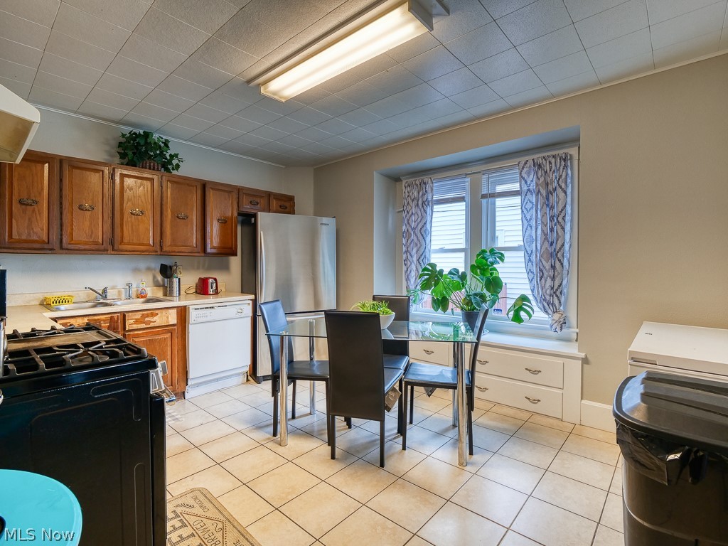 2110 Broadview Road Cleveland, OH 44109 - Photo 11 of 35