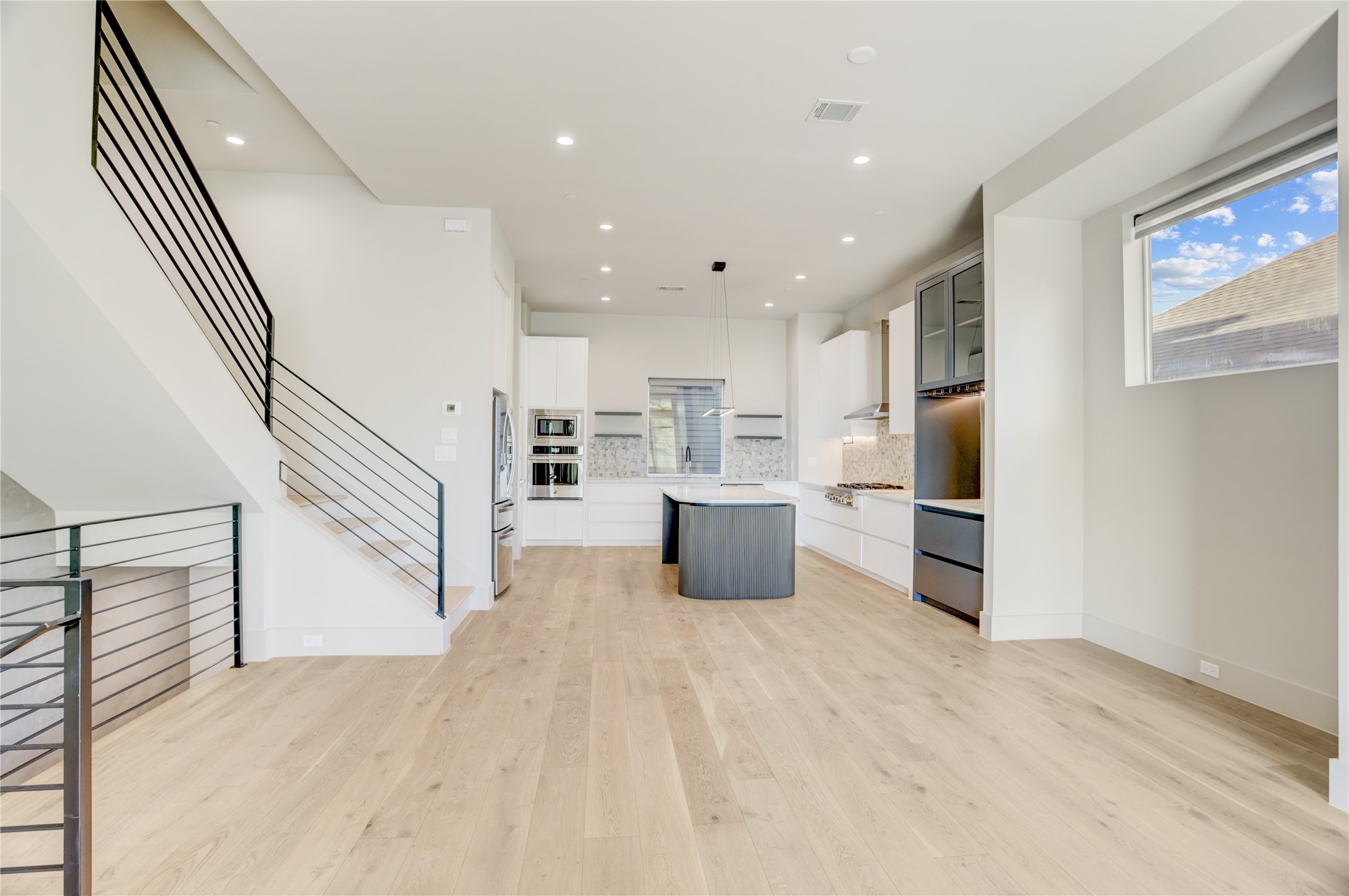 1116 Peden Street Houston, TX 77006 - Photo 16 of 48 Open Concept 2nd Floor