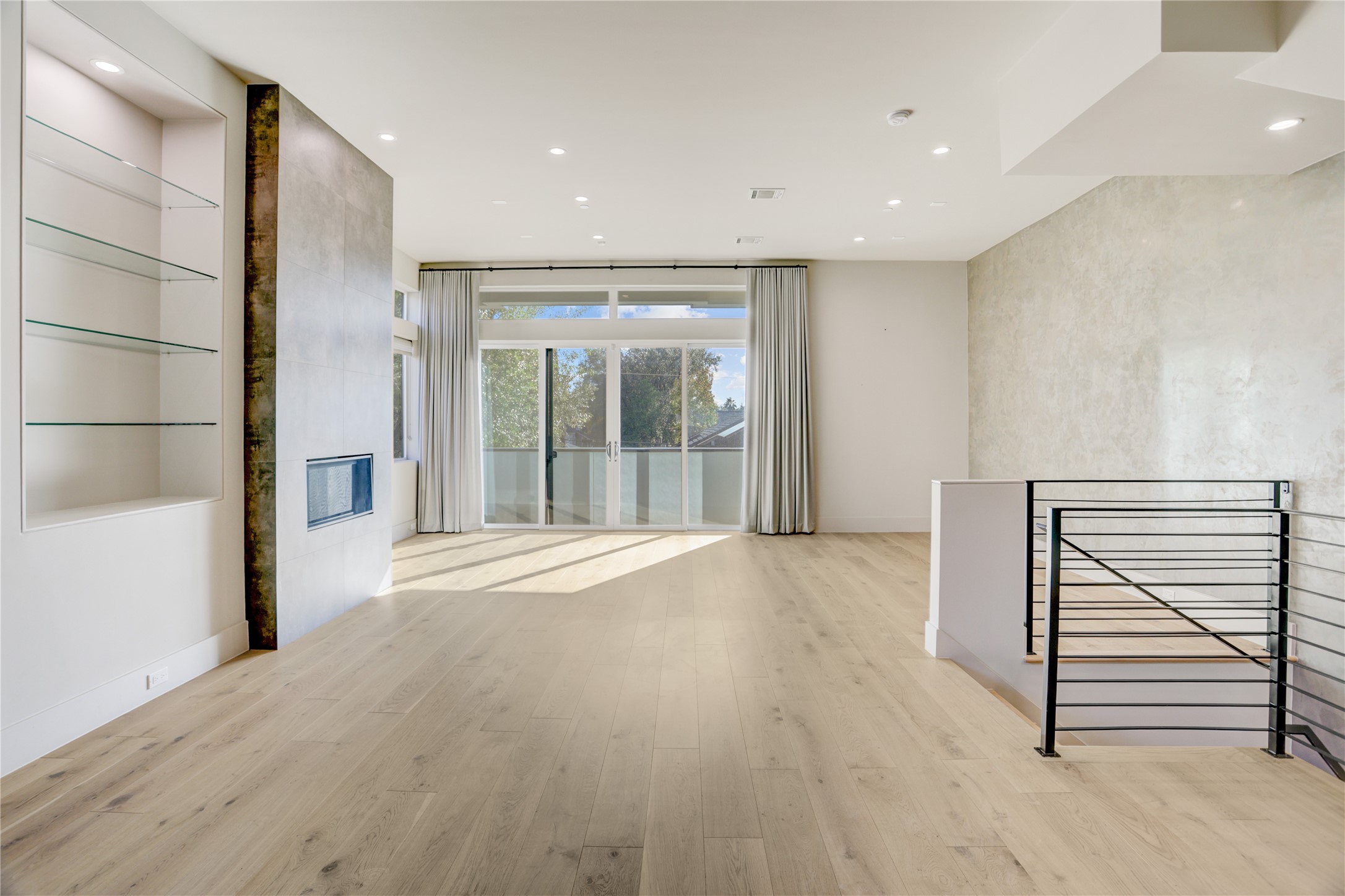 1116 Peden Street Houston, TX 77006 - Photo 18 of 48 Living Room and Dining Room Area