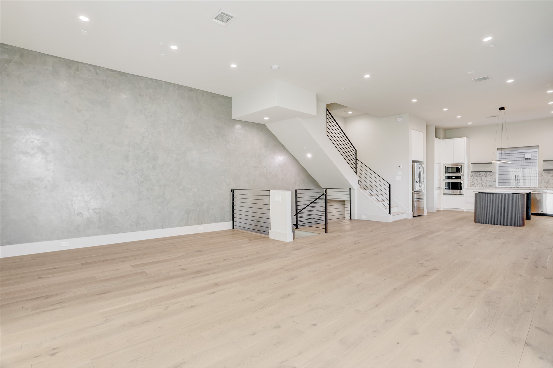 1116 Peden Street Houston, TX 77006 - Photo 20 of 48 Living Room - Open to the Dining Area and Kitchen