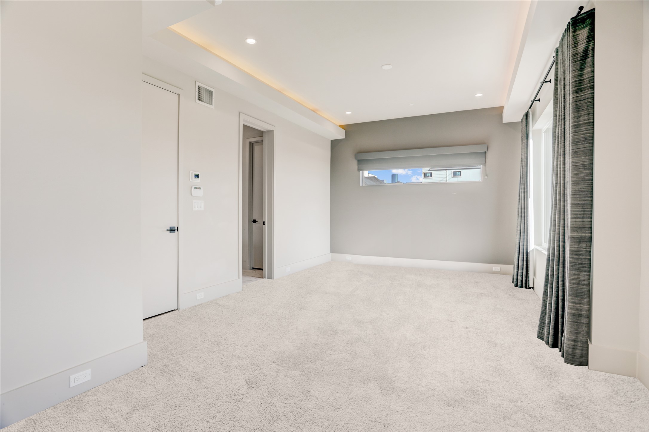 1116 Peden Street Houston, TX 77006 - Photo 27 of 48 Primary Bedroom