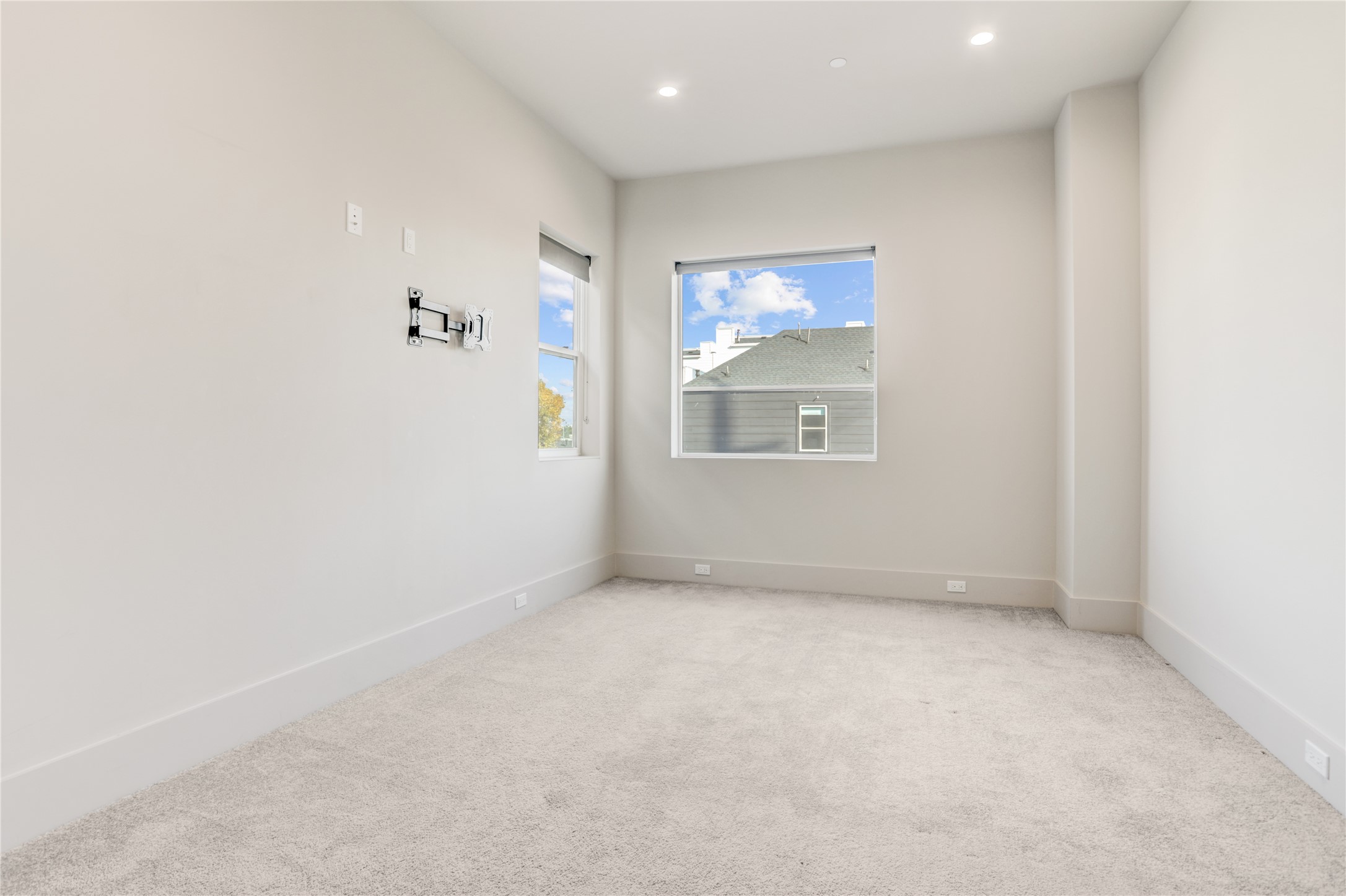 1116 Peden Street Houston, TX 77006 - Photo 36 of 48 Secondary Bedroom