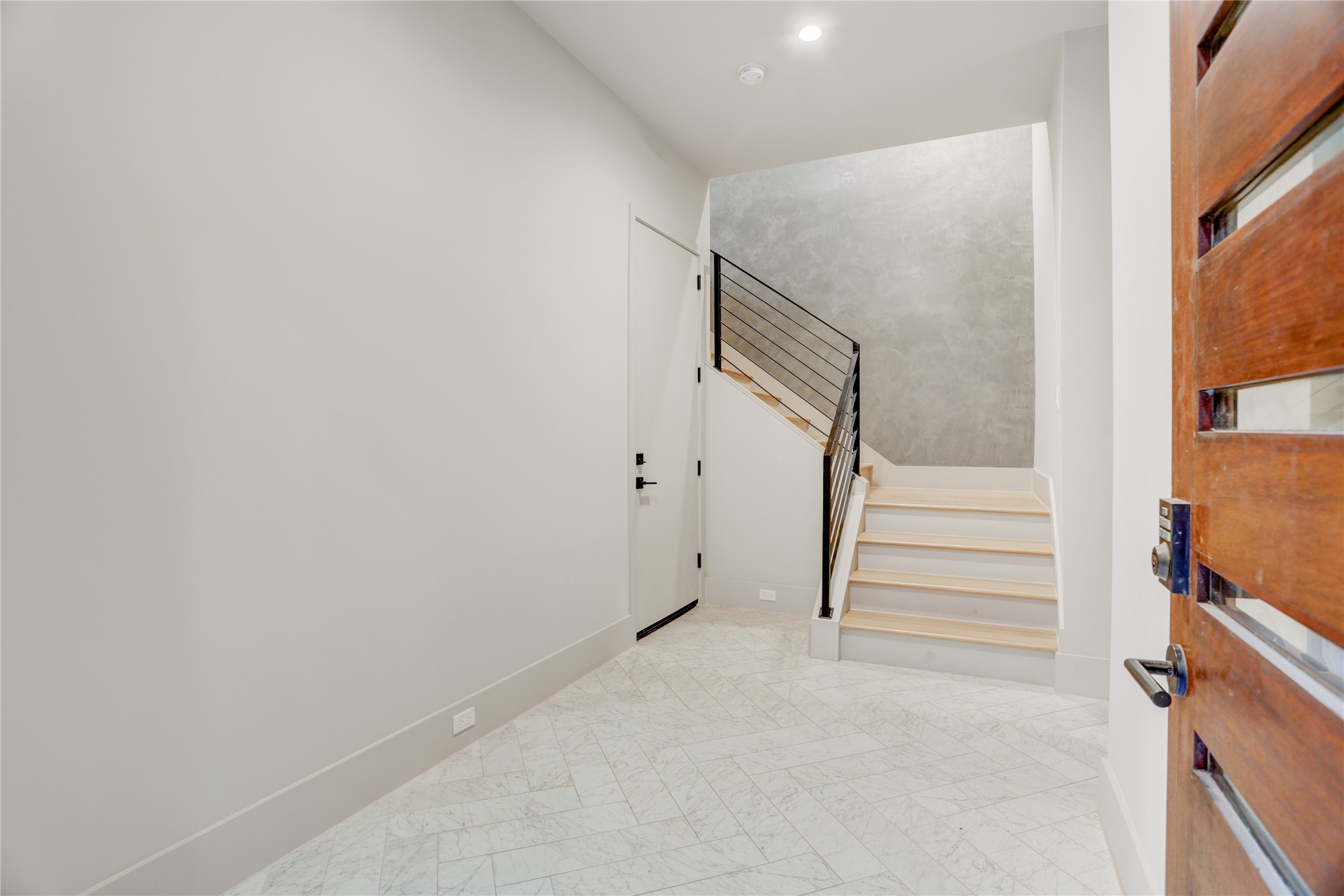 1116 Peden Street Houston, TX 77006 - Photo 4 of 48 Foyer