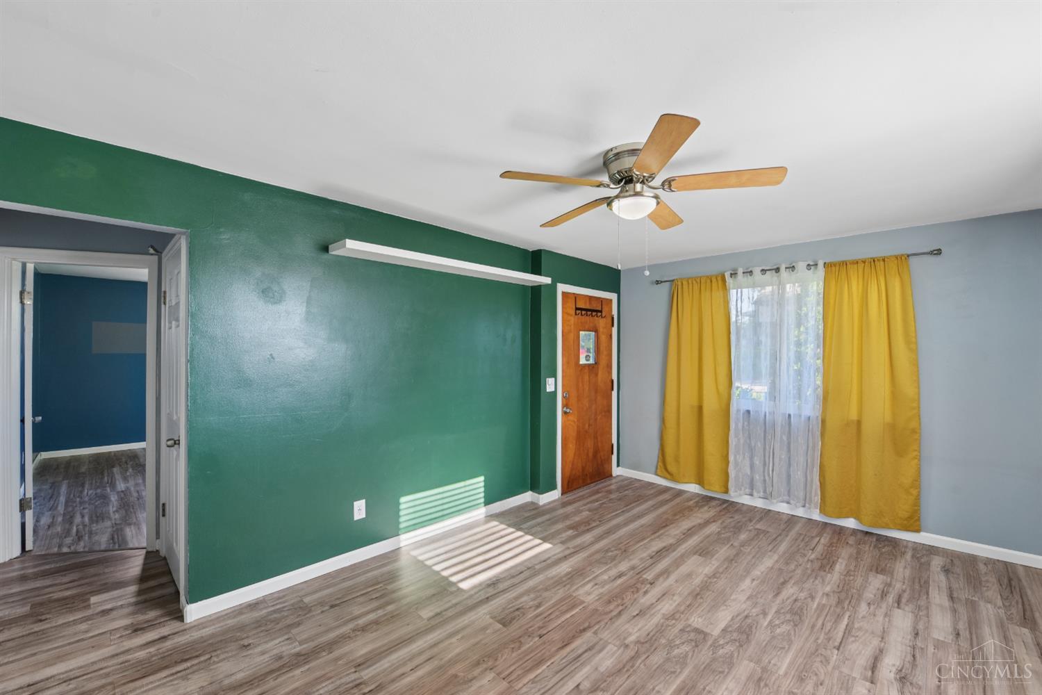 627 Roebling Road Cincinnati, OH 45238 - Photo 6 of 53