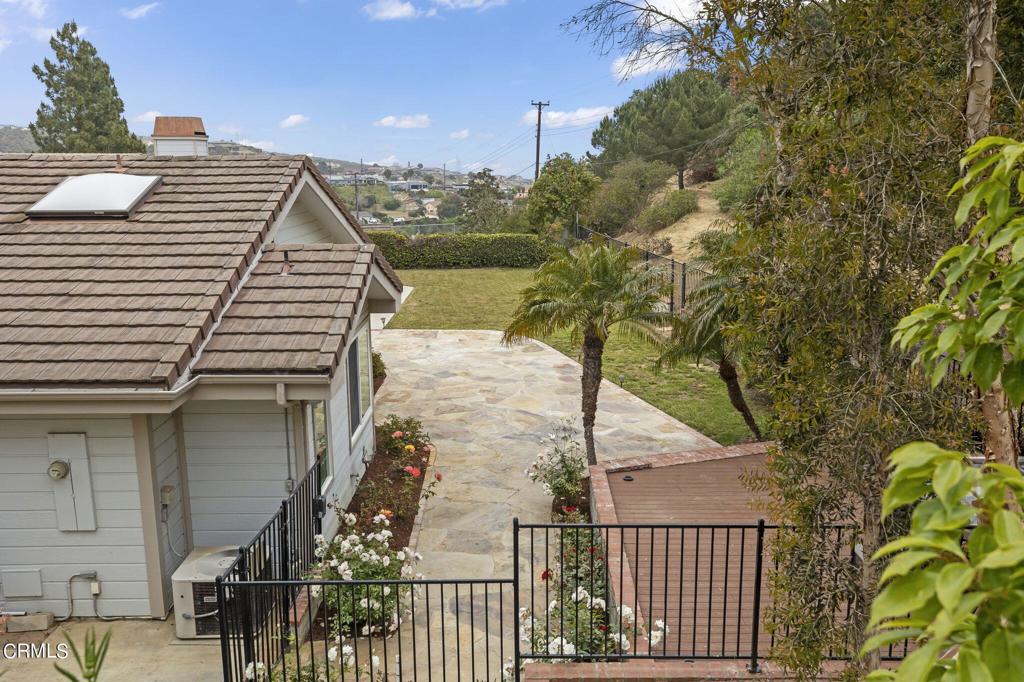 116 Via Pasito Ventura, CA 93003 - Photo 53 of 61 a view of a house with large windows