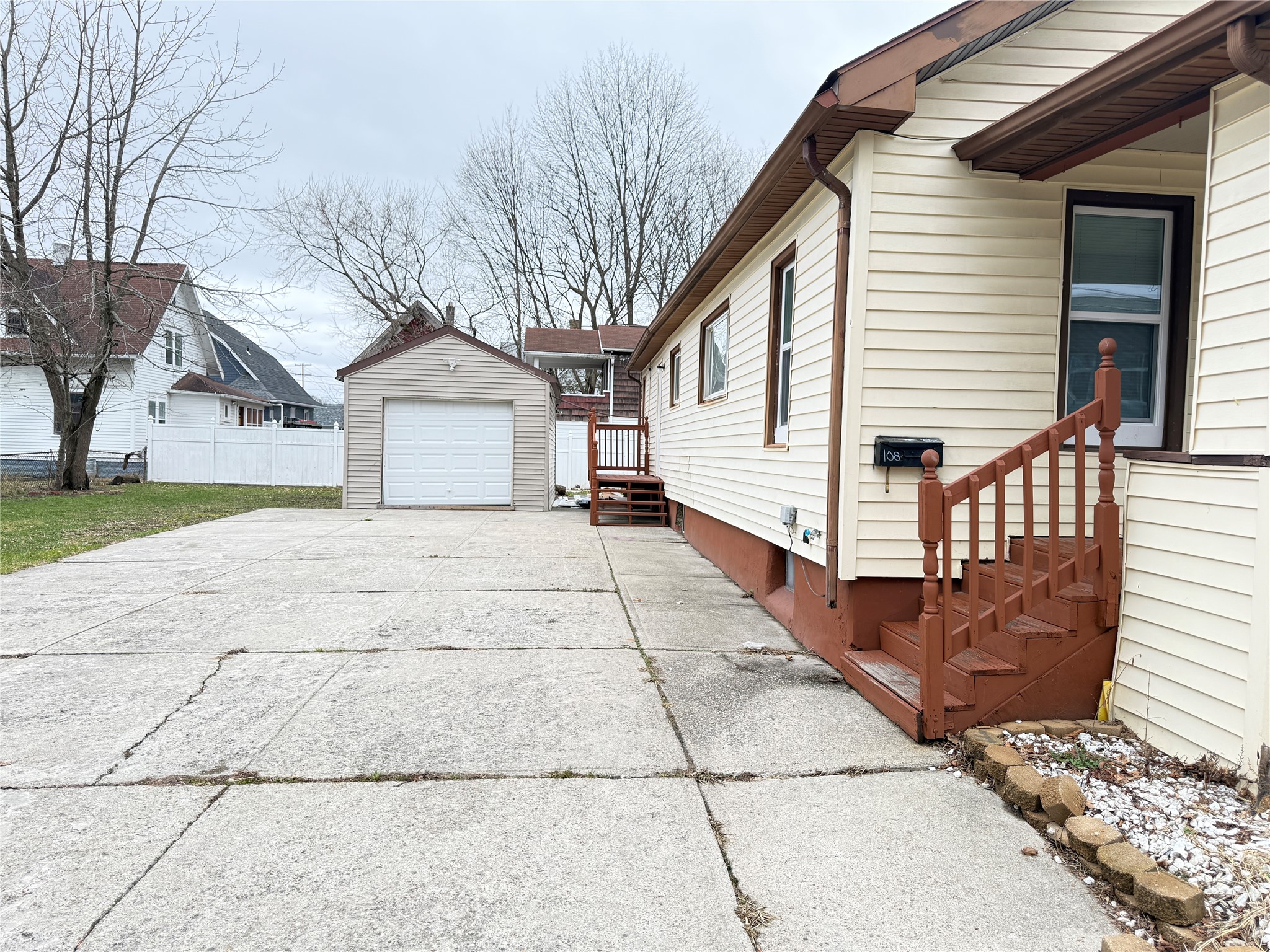 108 South Loder Avenue Endicott, NY 13760 - Photo 2 of 17