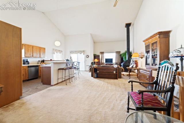 316 Raspberry Lane Monument, CO 80132 - Photo 7 of 26 Gallery Image 7