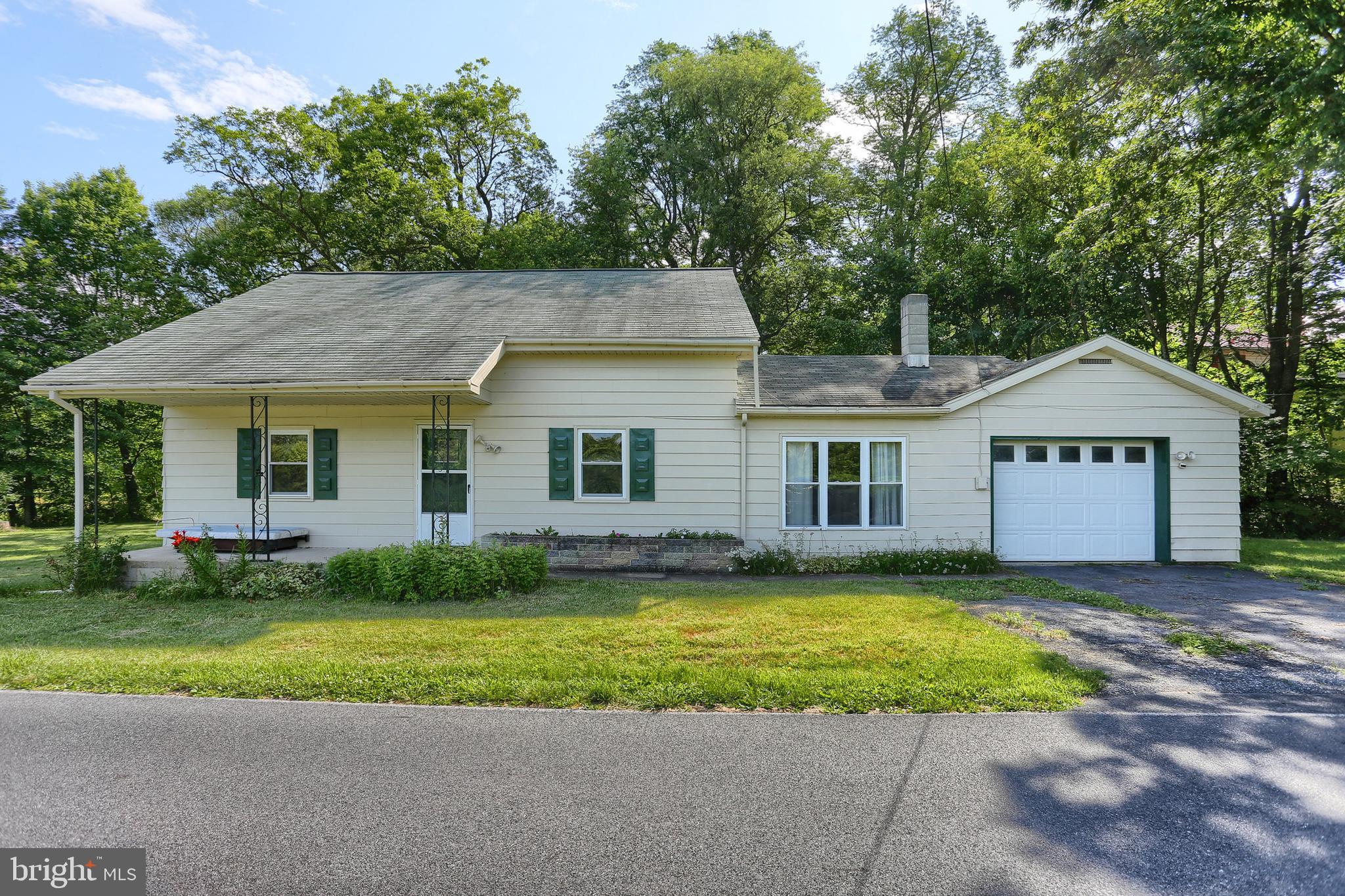 239 Montsera Road Carlisle, PA 17015 - Photo 2 of 38 Gallery Image 2