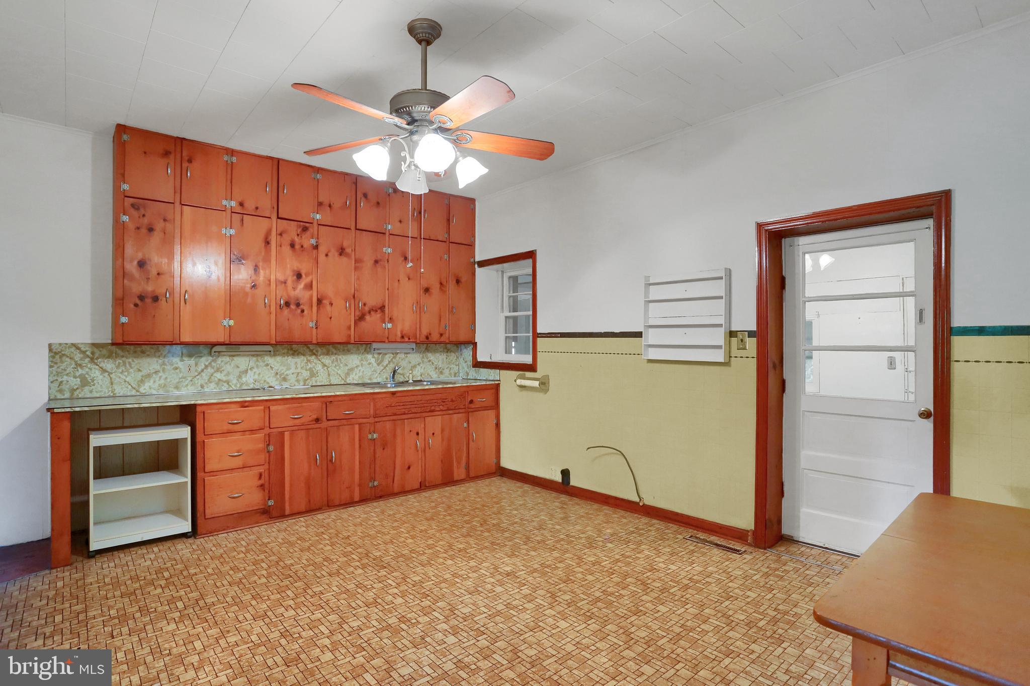 239 Montsera Road Carlisle, PA 17015 - Photo 8 of 38 Gallery Image 8