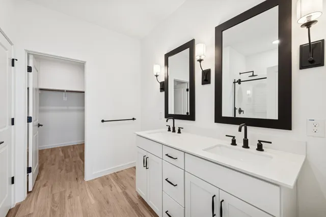 $359,500 | 105 Palmer Byu Court, Dayton, TX 77535