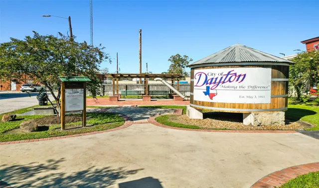 $359,500 | 105 Palmer Byu Court, Dayton, TX 77535