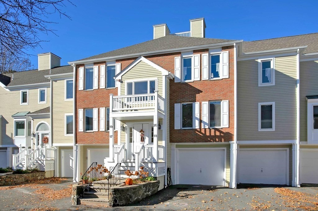 18 Abington Road, Unit 18 Danvers, MA 01923 - Photo 1 of 25 Gallery Image 1
