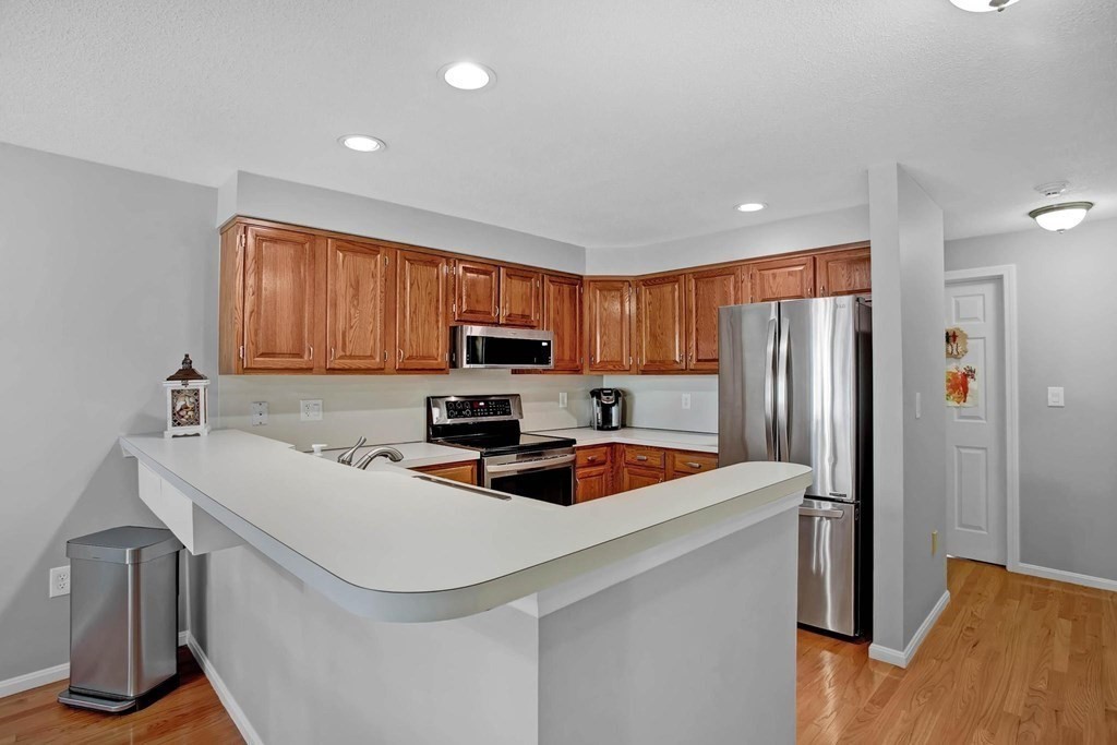 18 Abington Road, Unit 18 Danvers, MA 01923 - Photo 5 of 25 Gallery Image 5