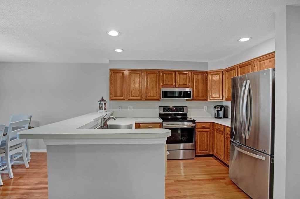 18 Abington Road, Unit 18 Danvers, MA 01923 - Photo 6 of 25 Gallery Image 6