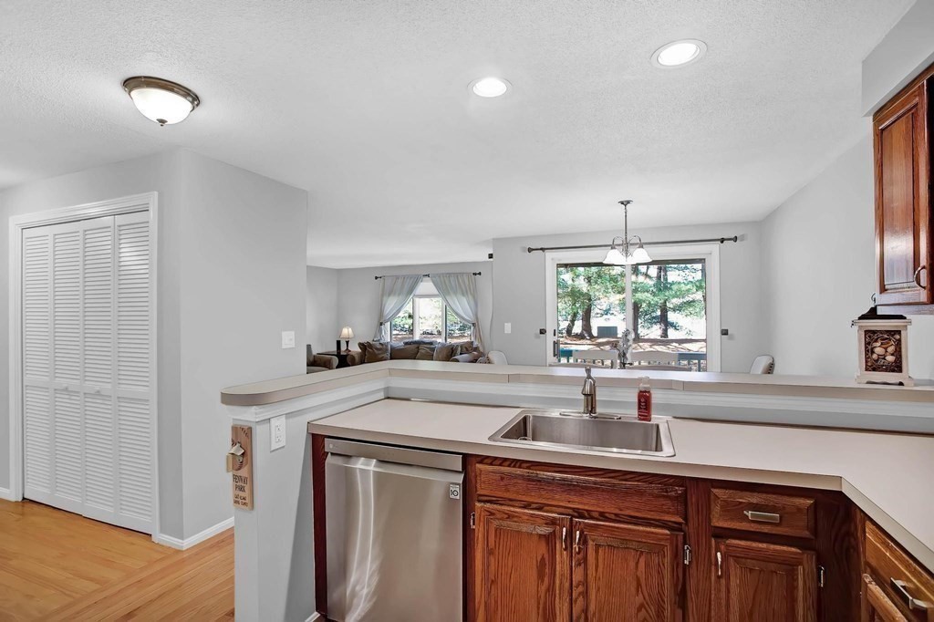 18 Abington Road, Unit 18 Danvers, MA 01923 - Photo 7 of 25 Gallery Image 7