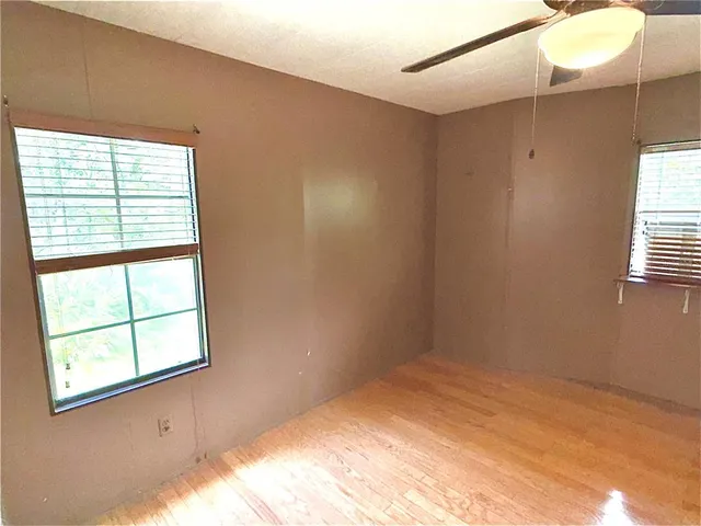 a view of empty room with window