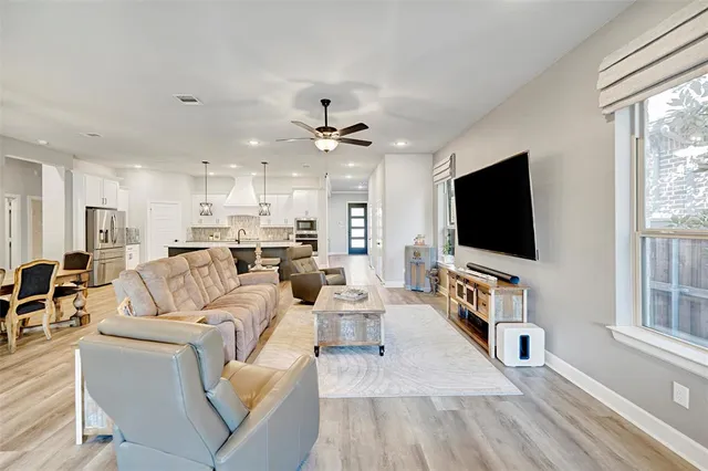 $715,000 | 4825 Beaver Creek Drive, Arlington, TX 76005