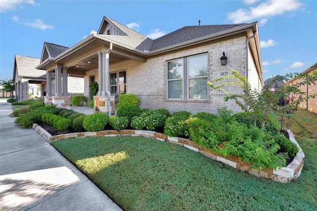 $715,000 | 4825 Beaver Creek Drive, Arlington, TX 76005