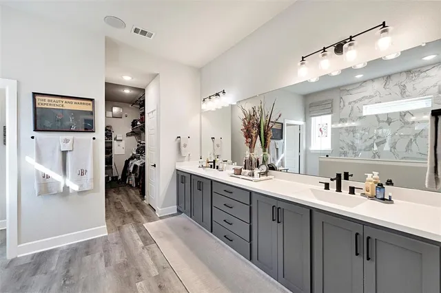 $715,000 | 4825 Beaver Creek Drive, Arlington, TX 76005