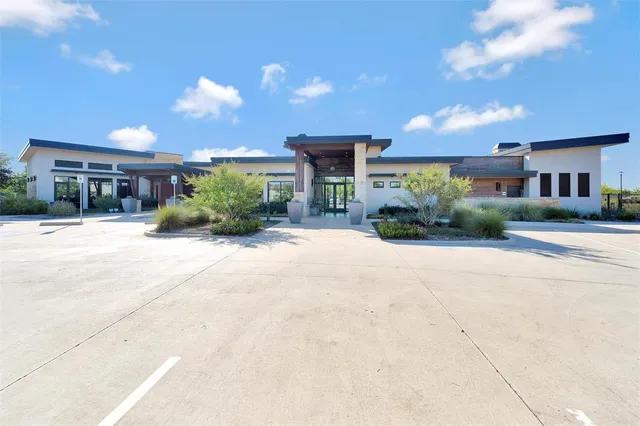 $715,000 | 4825 Beaver Creek Drive, Arlington, TX 76005