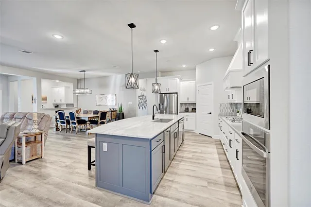 $715,000 | 4825 Beaver Creek Drive, Arlington, TX 76005