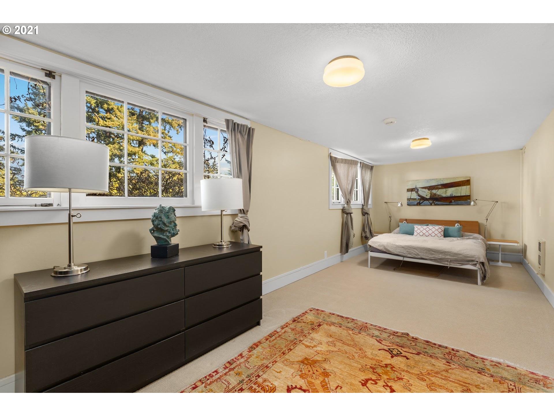 2636 Southwest Talbot Road Portland, OR 97201 - Photo 18 of 29