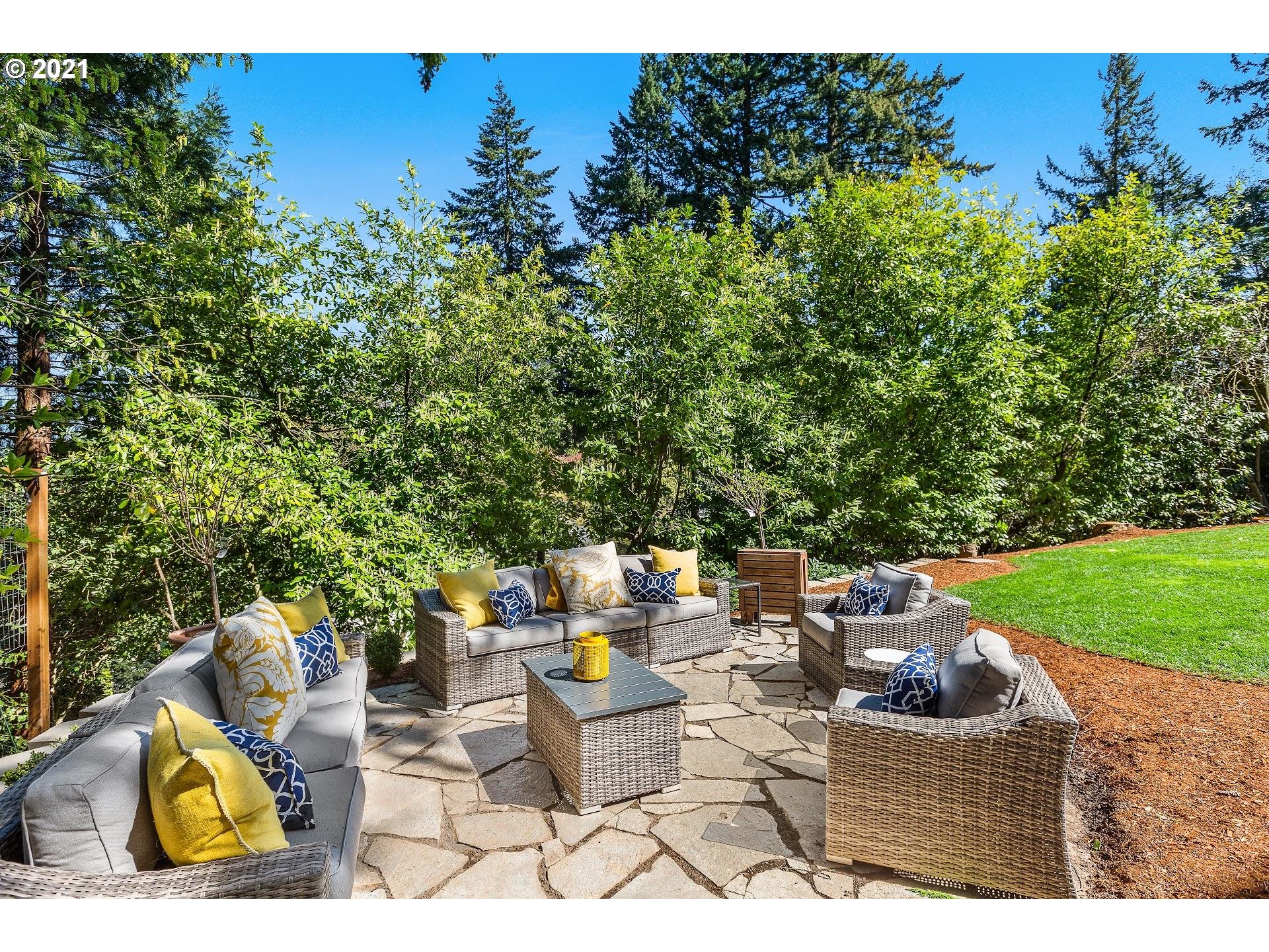 2636 Southwest Talbot Road Portland, OR 97201 - Photo 24 of 29
