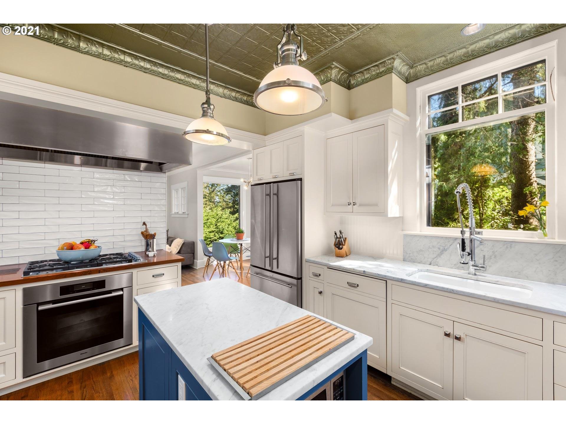 2636 Southwest Talbot Road Portland, OR 97201 - Photo 5 of 29