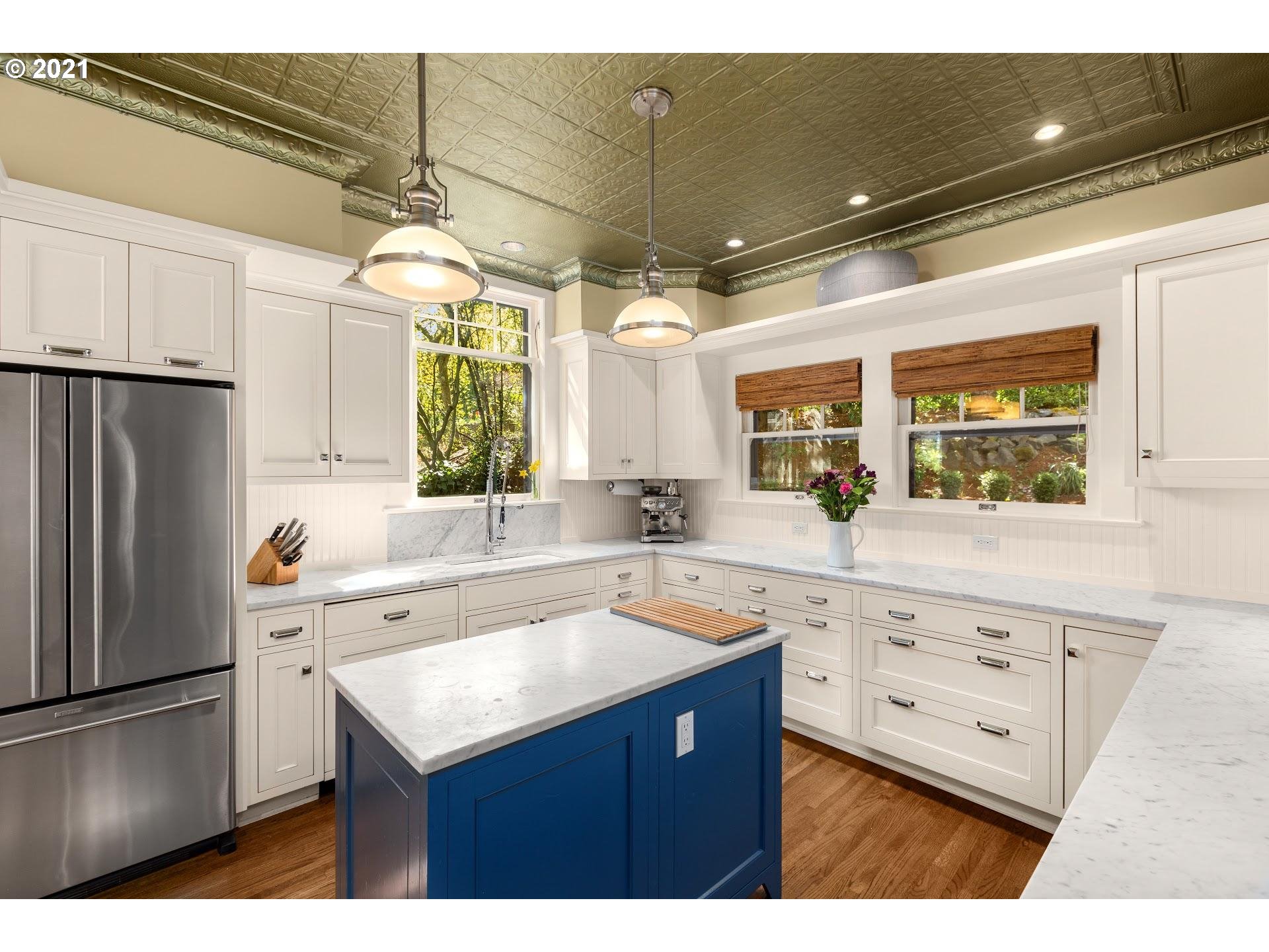 2636 Southwest Talbot Road Portland, OR 97201 - Photo 6 of 29
